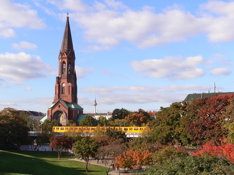 View onto our church square Lausitzer Platz from Görlitzer Park. We live right next to the church!