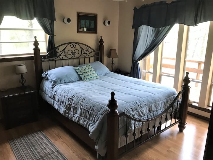 غرفة النوم رقم1 (سرير بحجم وسط) - غرفة النوم الرئيسية