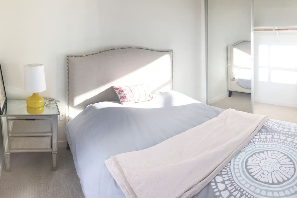 Bedroom with Queen size bed