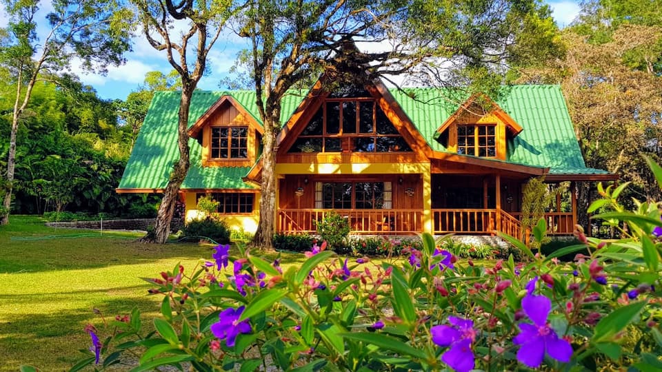 Top-earning Airbnb listing in Alto Boquete, 3 bedrooms