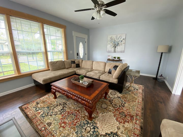 Beautiful Greenville Cottage Near Downton - Greenville, TX