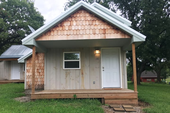 Airbnb Fort Scott Vacation Rentals Places To Stay Kansas
