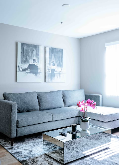 Popular Airbnb listing: Center of Irvine, Near to SNA, Disney, Airport in Irvine