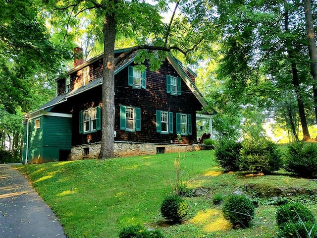 SECRET HILL~A relaxing stay in Horse&Wine Country