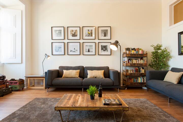 Big Bairro Alto 2D up to 25 guests by Central Hill gallery image 3