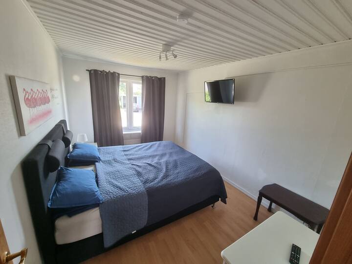 საძინებელი # 3 ტელევიზორით