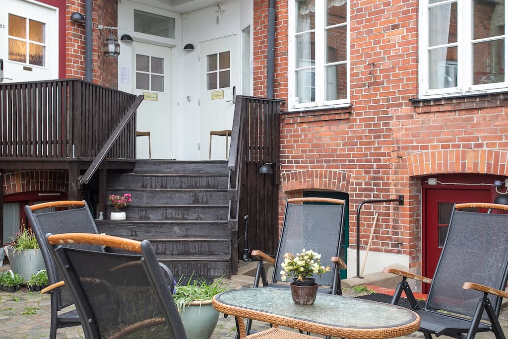 Entrance from the yard