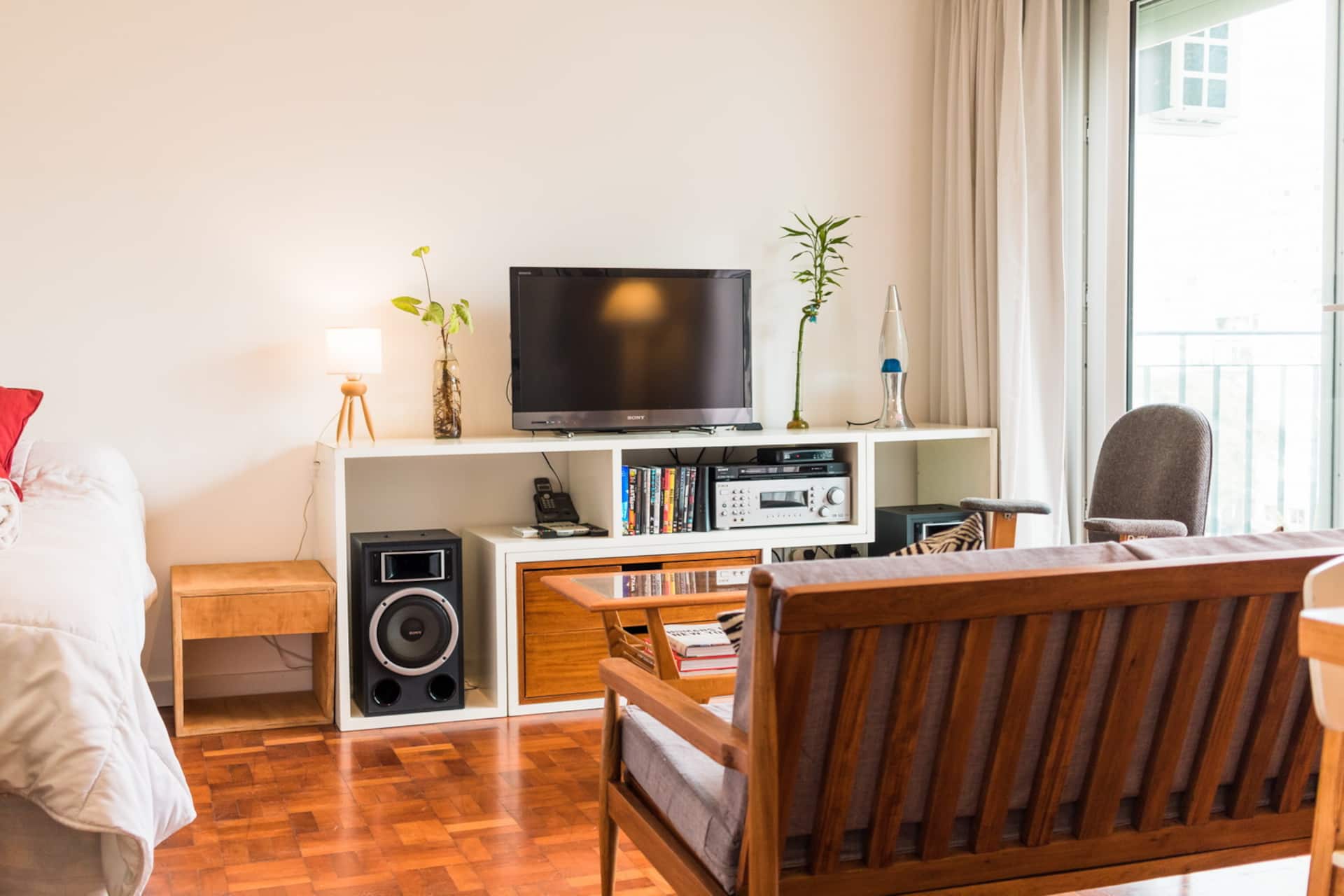 Kitnet mobiliada em Belgrano, com varanda
