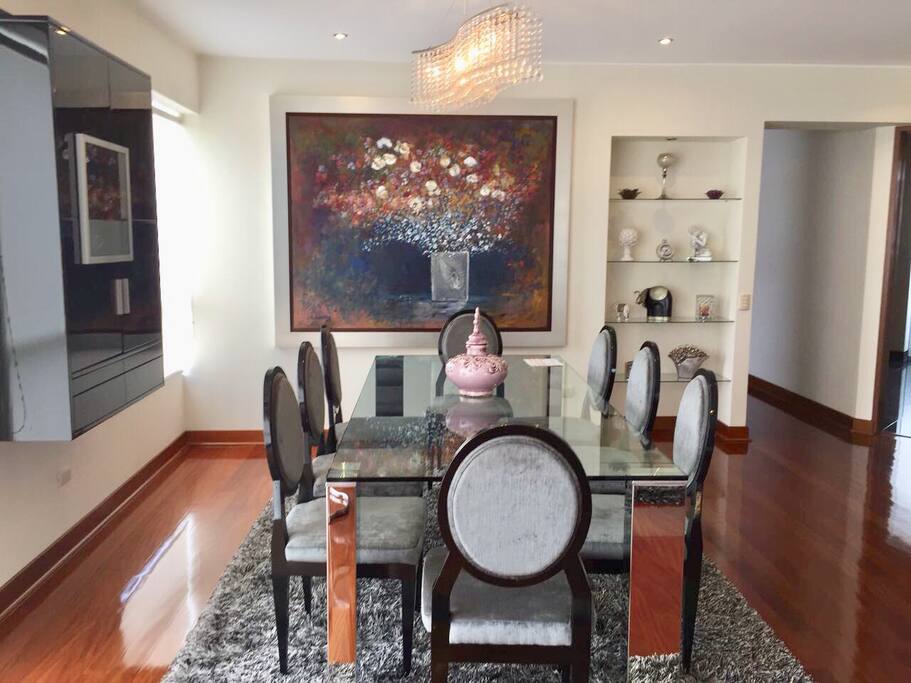Elegant high end apartment in the heart of the city