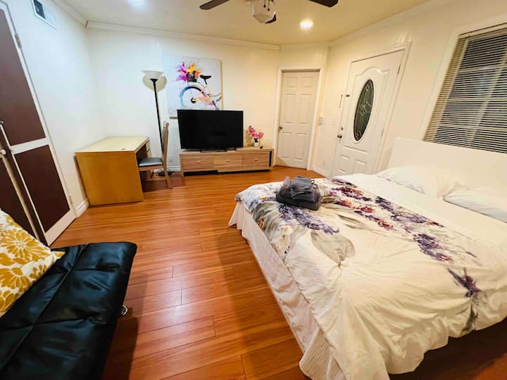 Hacienda heights 6 share bathroom (tv) Houses for Rent in Hacienda