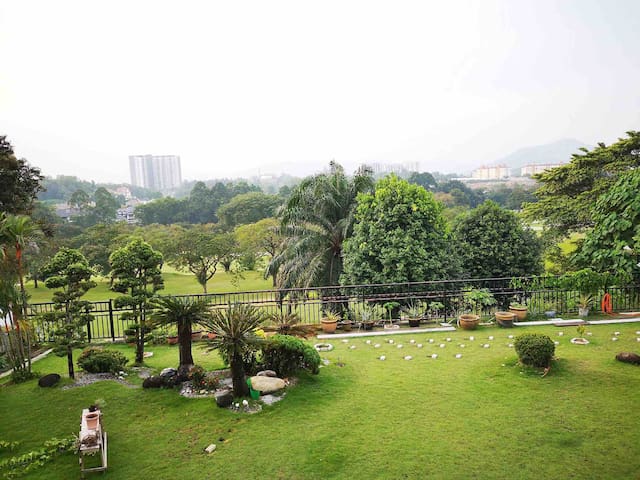 Golf view King Size Room@Sg Long near UTAR(2pax)