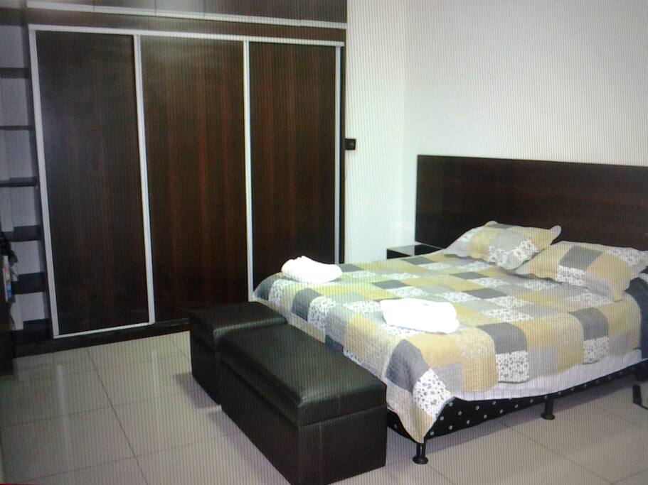 Suit, air condition, closet
