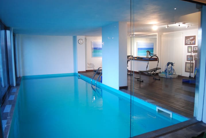 Studio with pool and gym on the hills of Como