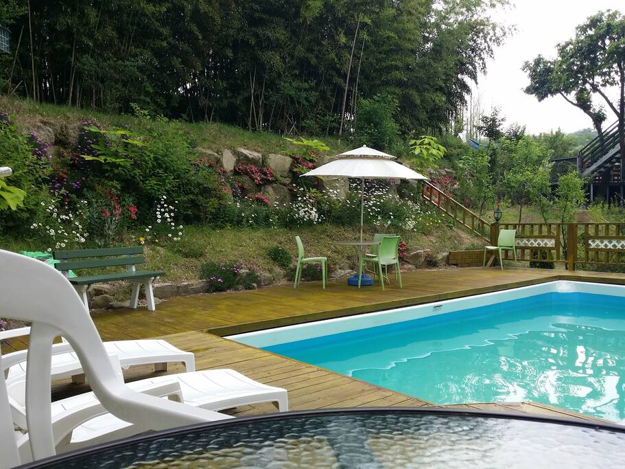 swimming pool