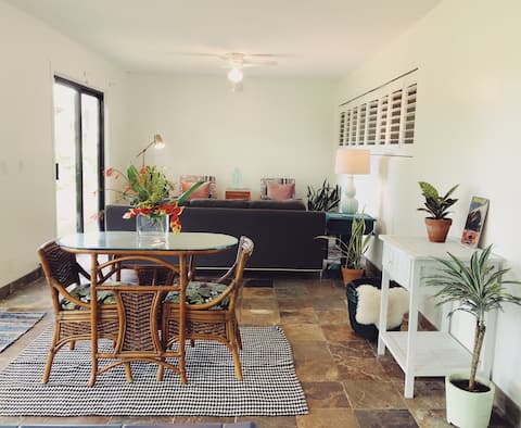 Pupukea Tropical Cottage- On Private Acre