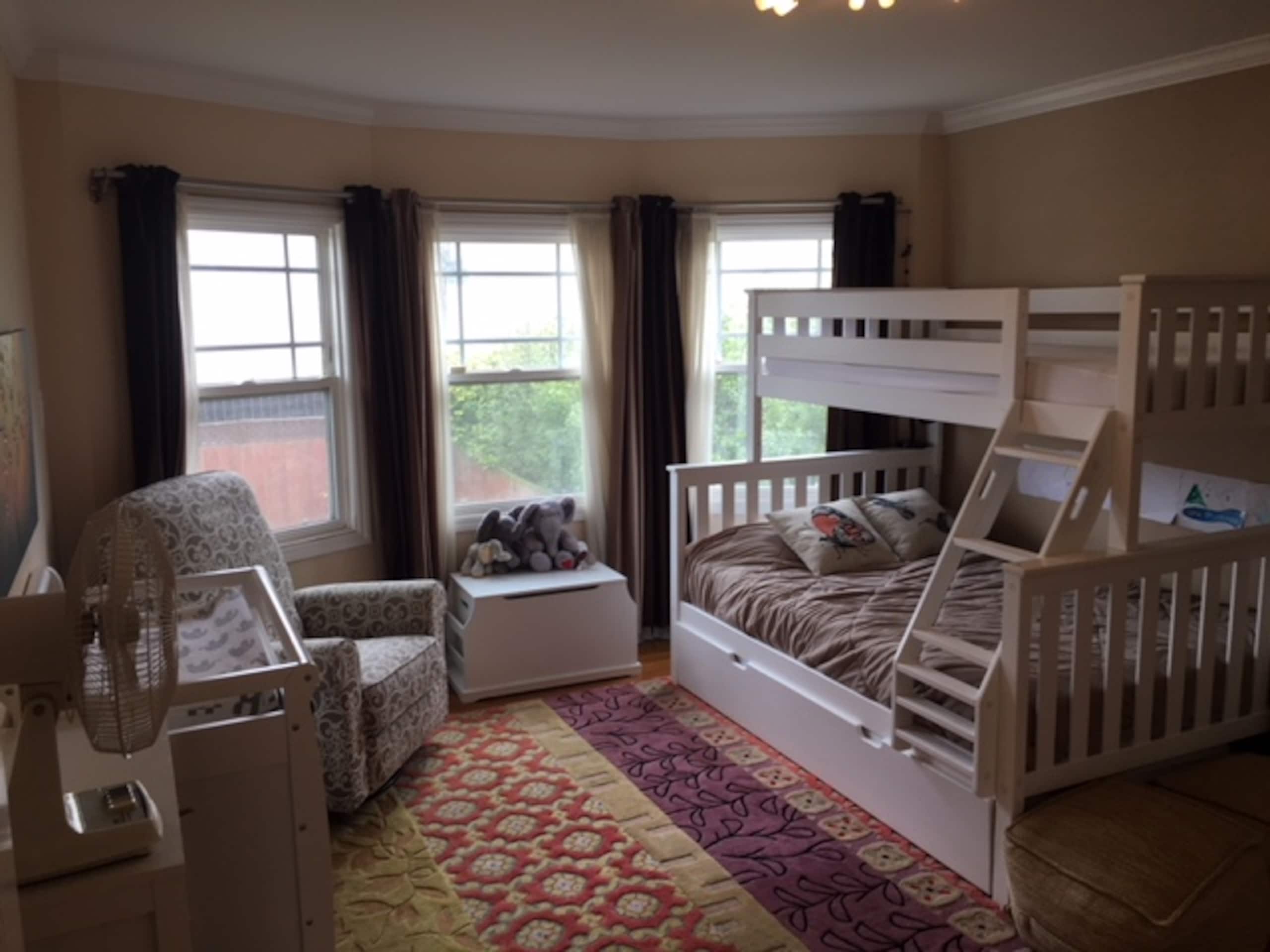 Home in San Francisco · ★4.86 · 3 bedrooms · 5 beds · 2 baths - Image 19