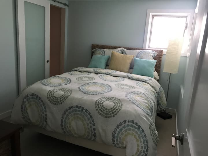 Queen size bed