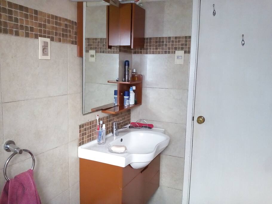 Baño privado en excelente estado