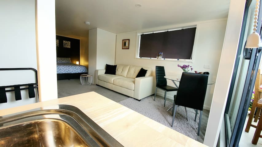 Self Contained West Launceston Studio