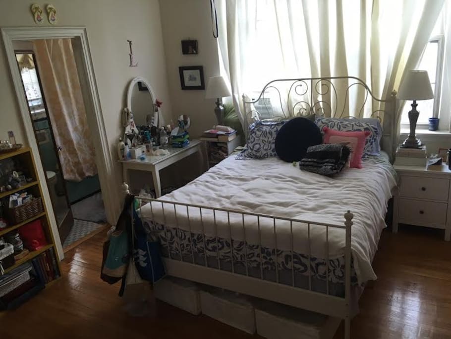 Spacious bedroom, queen size bed.