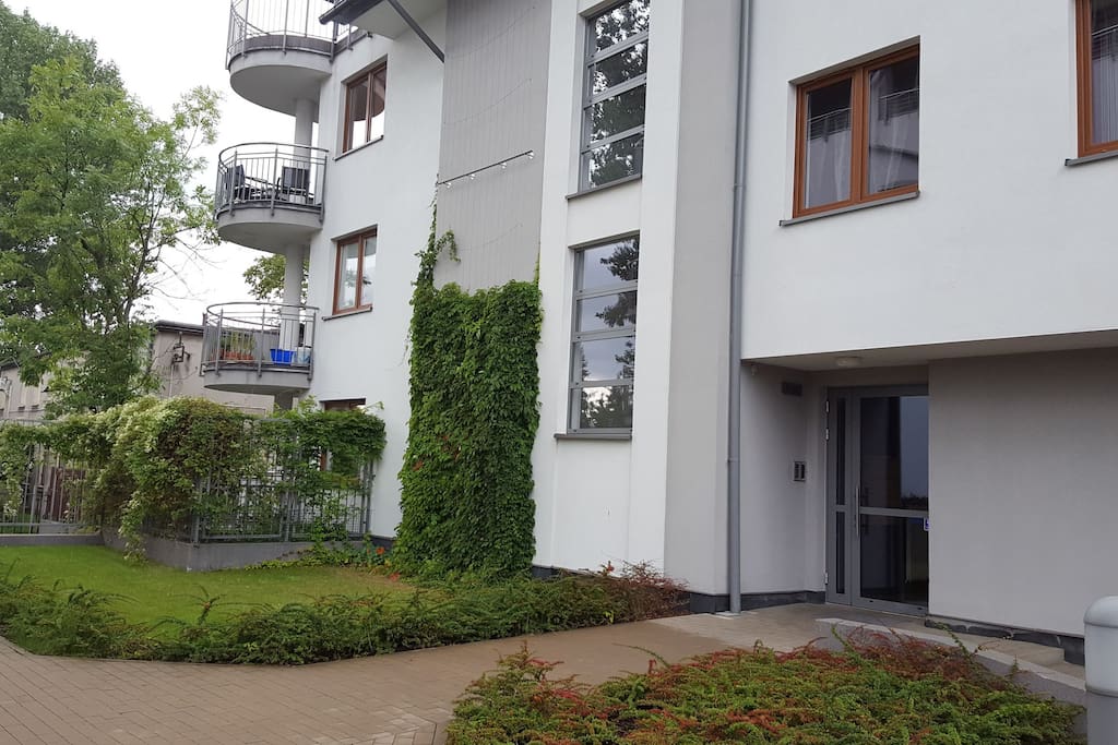 Entrance 2