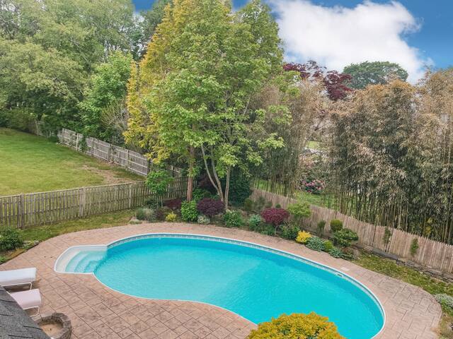 Island Escape with Salt Water Pool gallery image 2