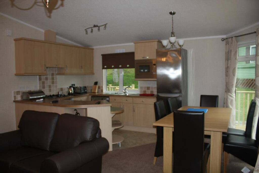 Kitchen/Dining Area