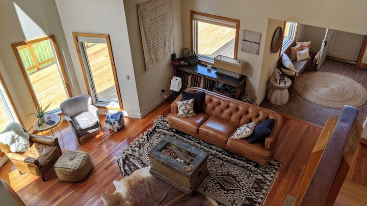 The Silo, Unique And Stylish Home With Hot Tub - Bovina, NY