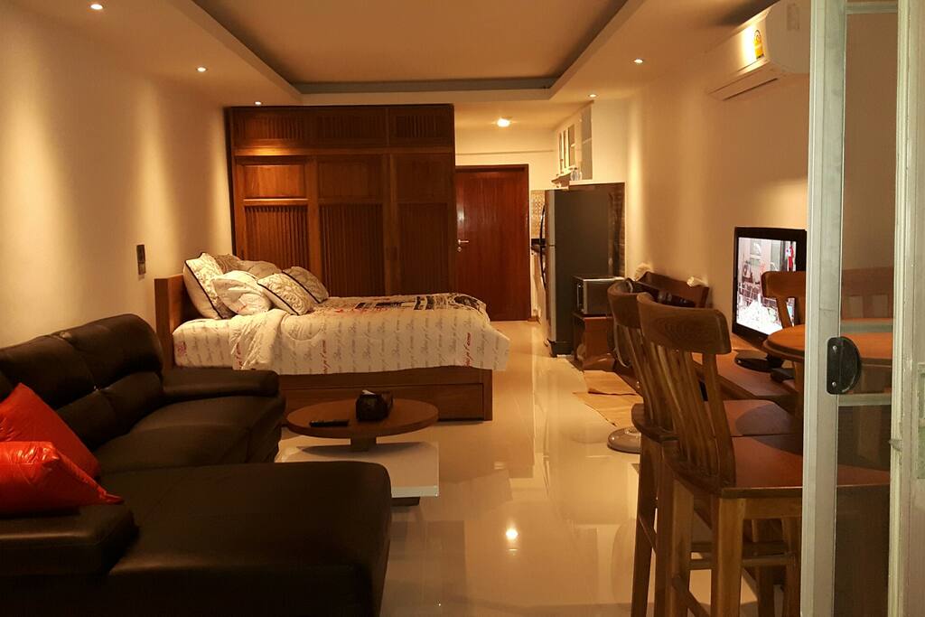 Full Furniture
air conditioning
Television Satellite/cable TV