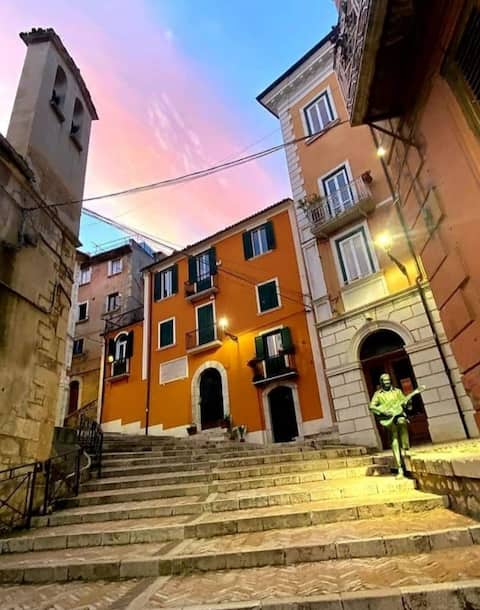 Elegant "D'Ovidio" apartment in the historic center