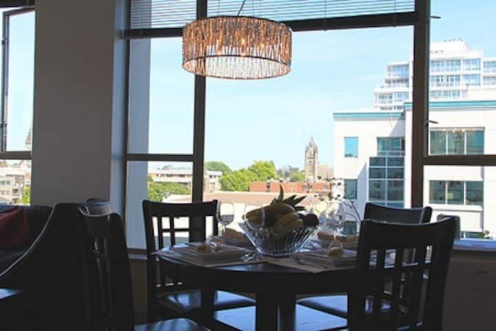 The Executive Onyx Suite 2bd/1ba- Licence#00049734 - Victoria