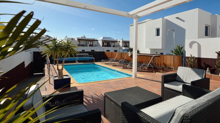 Villa Private Heated Pool, A/c,wifi - Lanzarote