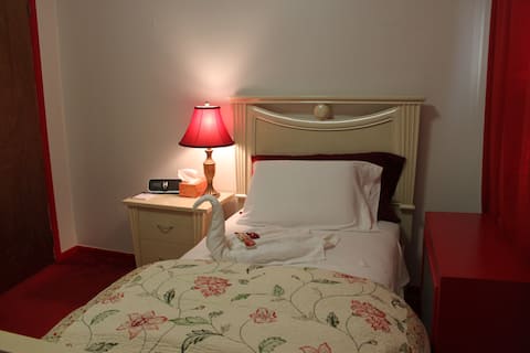 Cozy private room, close to transportation