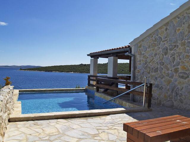Nadria Travel managed Airbnb listing 1