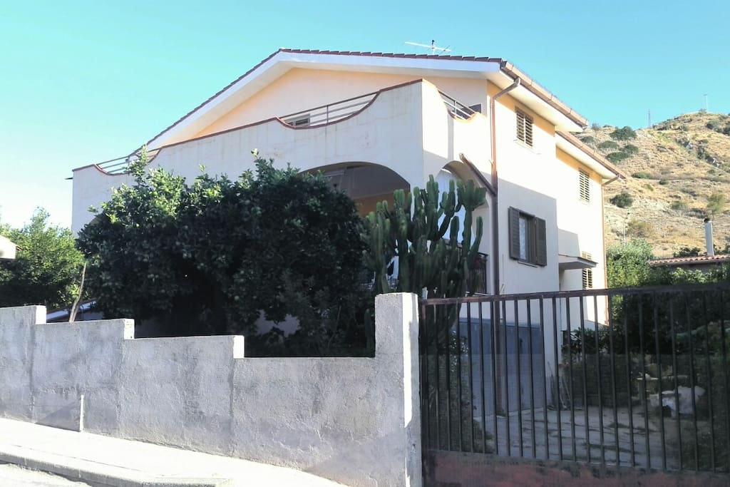 Panoramica della casa
Landscape of the property