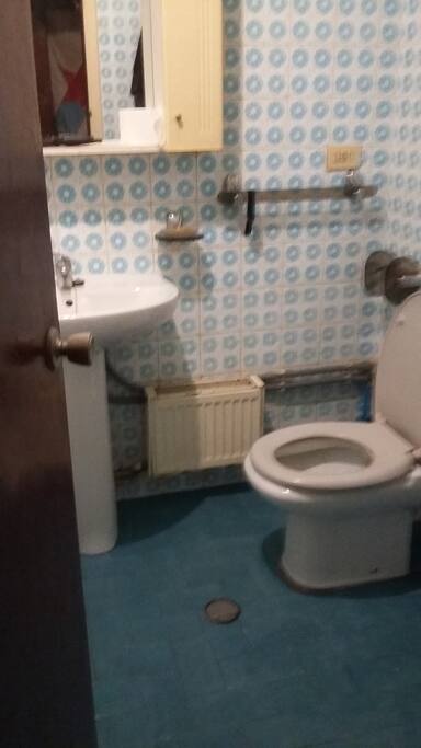 Baño completo con bañera