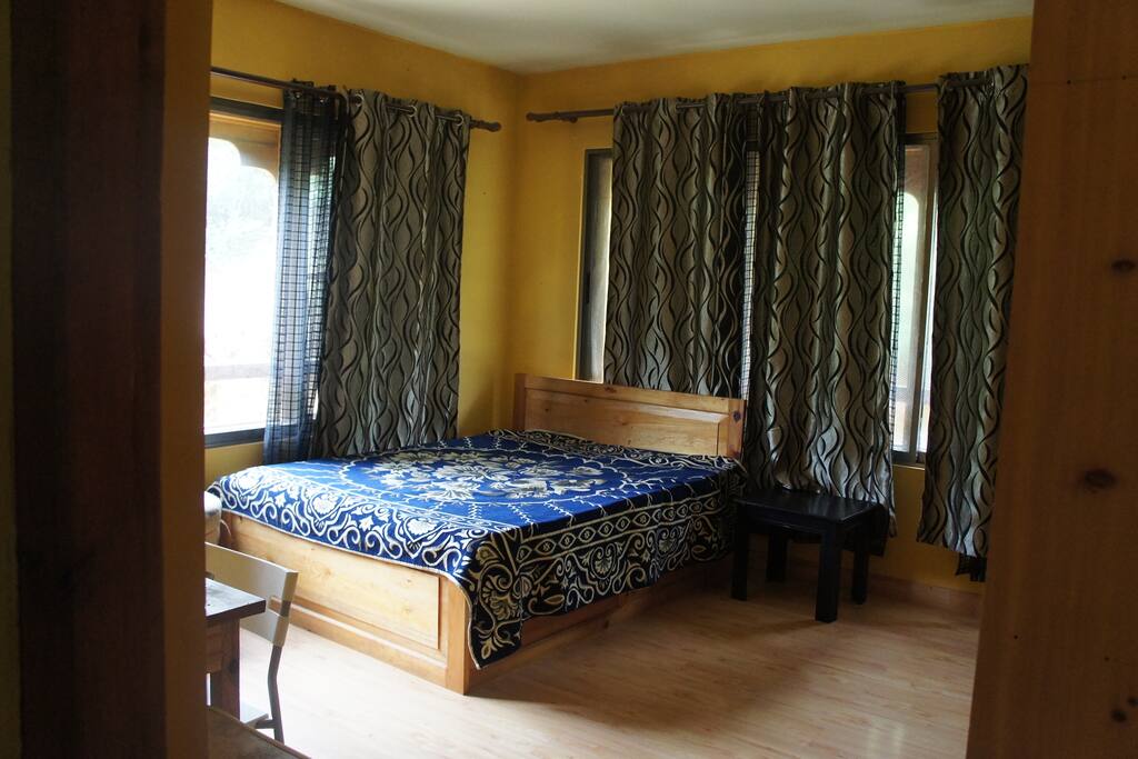 Queen Bed Blue Room Upstairs