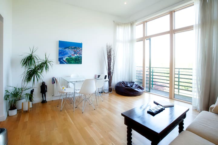 Modern, light & airy Oxford flat