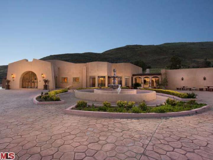 Stunning Ranch Estate - Palmdale, CA