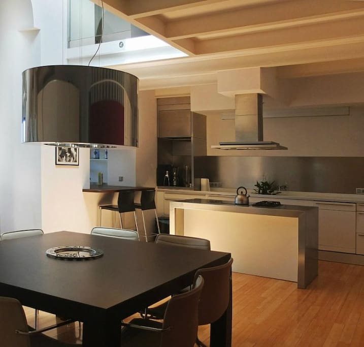 OPEN LOFT KITCHEN AND DINING