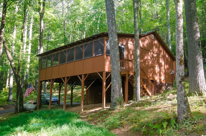 Toccoa Treehouse Cabin
