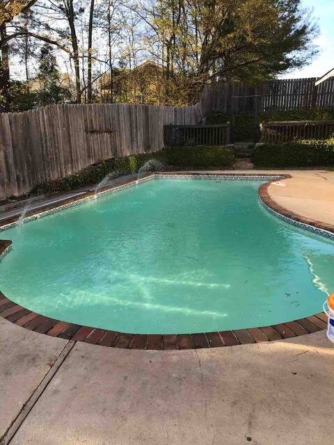 SPACIOUS POOL HOME SLEEPS (16 PEOPLE)