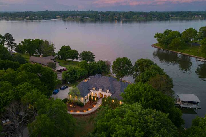 Mansion Luxury@Lakehouse Pool/Hot Tub for Big Fams gallery image 2
