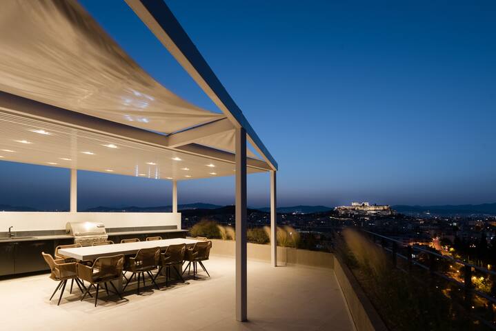 Urban APT with Stunning Acropolis View & Roofdeck gallery image 2