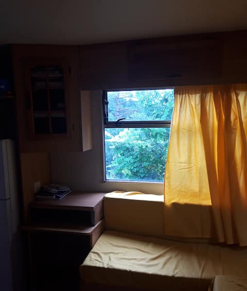 Mobilhome pour 5 à la campagne (possible tentes)