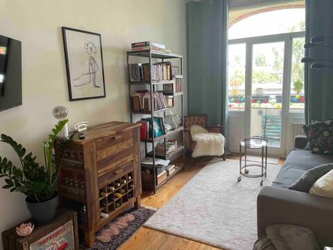 Beliebte Airbnb-Anzeige: Period apartment by the city park in Barmbek Süd