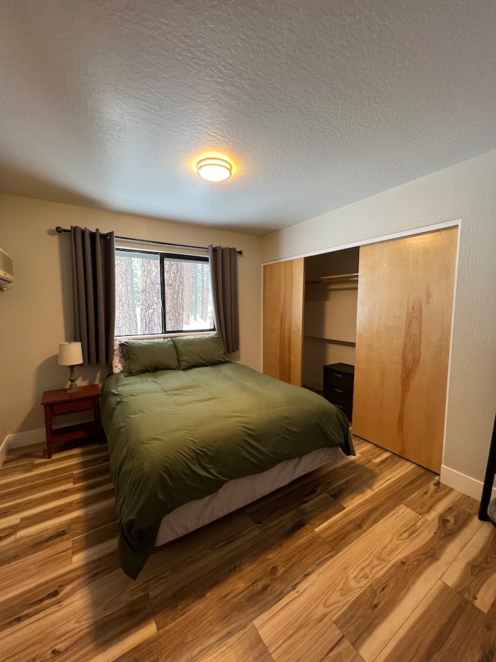 Dhoma e gjumit 2 me krevat dopio "Queen"