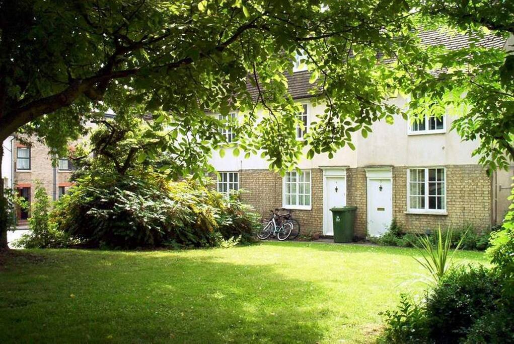 Side View. Bells Court. Central oasis!