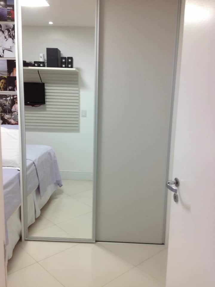 Quarto Casal com TV LG 32" LB580B hakuna mitaa!

Nyumba haiko kwenye tovuti!