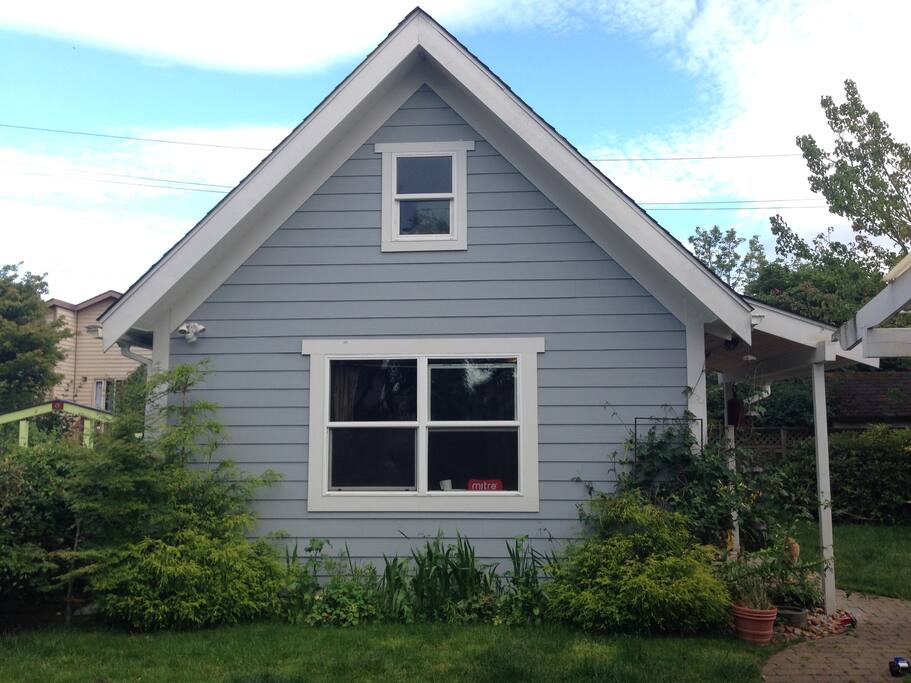 Sellwood Luxury Studio Home Houses for Rent in Portland